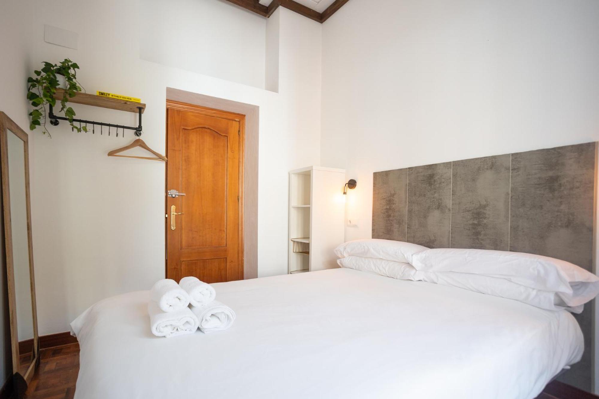 Naim Guest House Malaga Centro Екстер'єр фото