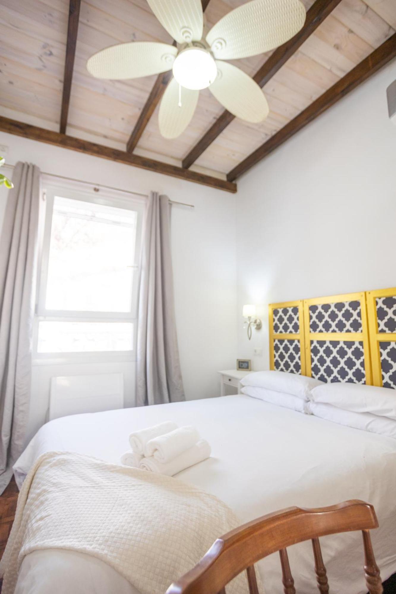 Naim Guest House Malaga Centro Екстер'єр фото